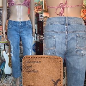 Womens 14 American Eagle Outfitters stretch artist distressed holes wash jeans